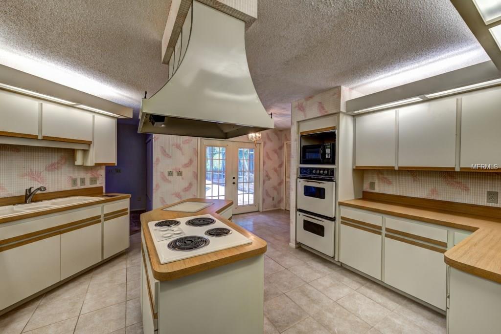 1631 COLUMBIA DRIVE, ENGLEWOOD, Florida 34223, 3 Bedrooms Bedrooms, 8 Rooms Rooms,3 BathroomsBathrooms,Residential,For sale,COLUMBIA,A4208722