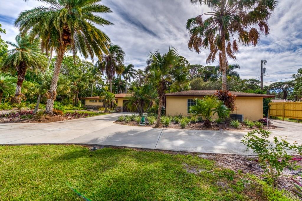 1631 COLUMBIA DRIVE, ENGLEWOOD, Florida 34223, 3 Bedrooms Bedrooms, 8 Rooms Rooms,3 BathroomsBathrooms,Residential,For sale,COLUMBIA,A4208722