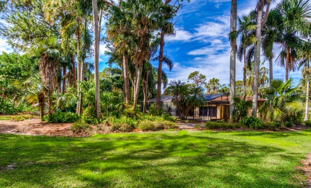 1631 COLUMBIA DRIVE, ENGLEWOOD, Florida 34223, 3 Bedrooms Bedrooms, 8 Rooms Rooms,3 BathroomsBathrooms,Residential,For sale,COLUMBIA,A4208722