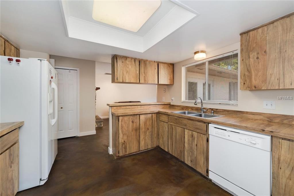 535 EAGLE CIRCLE, CASSELBERRY, Florida 32707, 4 Bedrooms Bedrooms, 7 Rooms Rooms,2 BathroomsBathrooms,Residential,For sale,EAGLE,O5560245