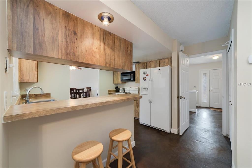 535 EAGLE CIRCLE, CASSELBERRY, Florida 32707, 4 Bedrooms Bedrooms, 7 Rooms Rooms,2 BathroomsBathrooms,Residential,For sale,EAGLE,O5560245