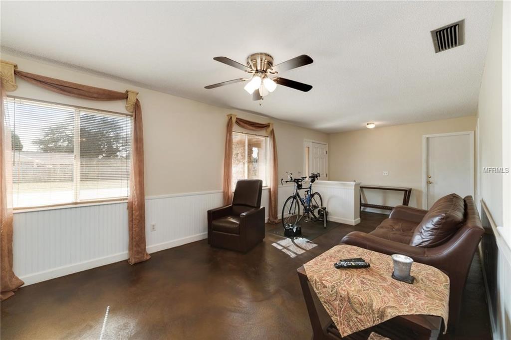 535 EAGLE CIRCLE, CASSELBERRY, Florida 32707, 4 Bedrooms Bedrooms, 7 Rooms Rooms,2 BathroomsBathrooms,Residential,For sale,EAGLE,O5560245