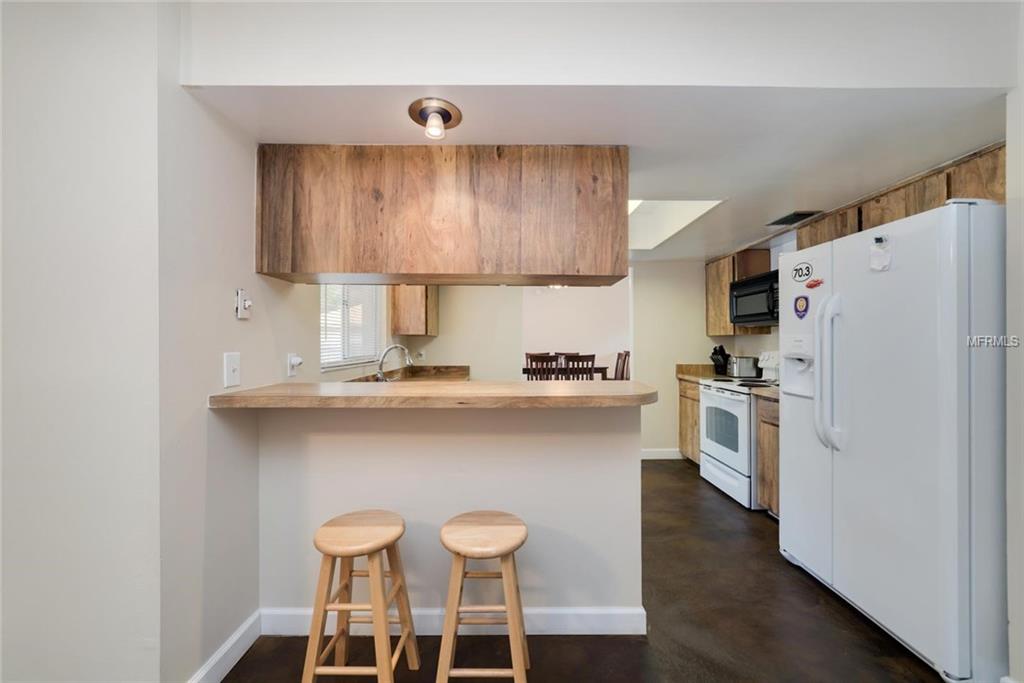 535 EAGLE CIRCLE, CASSELBERRY, Florida 32707, 4 Bedrooms Bedrooms, 7 Rooms Rooms,2 BathroomsBathrooms,Residential,For sale,EAGLE,O5560245