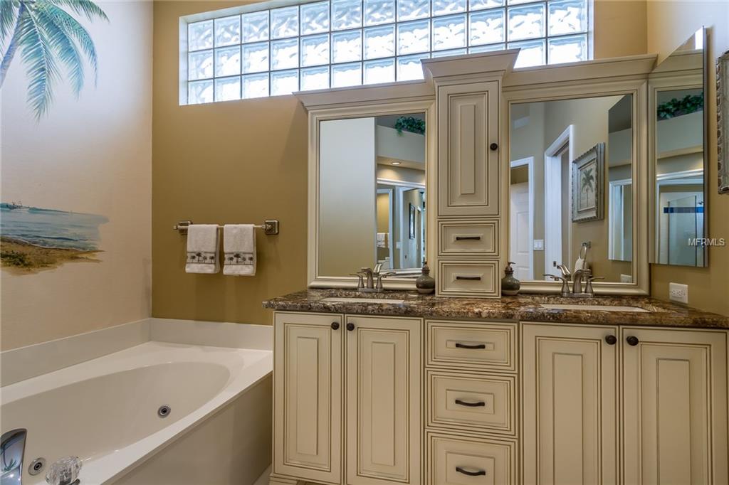 17725 NATHANS DRIVE, TAMPA, Florida 33647, 3 Bedrooms Bedrooms, 5 Rooms Rooms,2 BathroomsBathrooms,Residential,For sale,NATHANS,T2928088