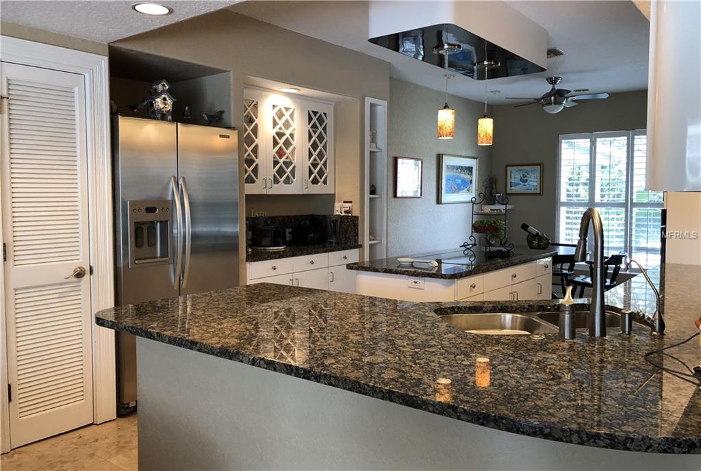 602 RED SAIL LANE, ALTAMONTE SPRINGS, Florida 32701, 4 Bedrooms Bedrooms, 7 Rooms Rooms,2 BathroomsBathrooms,Residential,For sale,RED SAIL,O5561987