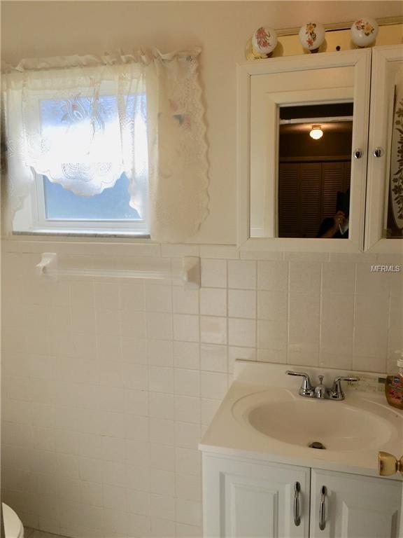 32 BOUGAINVILLEA DRIVE, DEBARY, Florida 32713, 2 Bedrooms Bedrooms, 6 Rooms Rooms,2 BathroomsBathrooms,Residential,For sale,BOUGAINVILLEA,V4721499