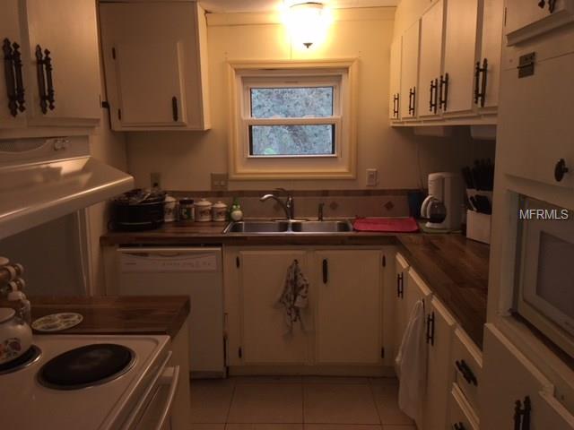 38017 ROLLING ACRES ROAD, LADY LAKE, Florida 32159, 3 Bedrooms Bedrooms, 7 Rooms Rooms,2 BathroomsBathrooms,Residential,For sale,ROLLING ACRES,G4851638