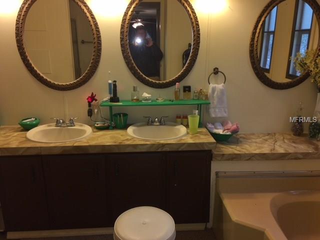 38017 ROLLING ACRES ROAD, LADY LAKE, Florida 32159, 3 Bedrooms Bedrooms, 7 Rooms Rooms,2 BathroomsBathrooms,Residential,For sale,ROLLING ACRES,G4851638