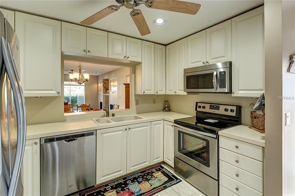 5417 CHAMPAGNE, SARASOTA, Florida 34235, 3 Bedrooms Bedrooms, 6 Rooms Rooms,2 BathroomsBathrooms,Residential,For sale,CHAMPAGNE,A4208723