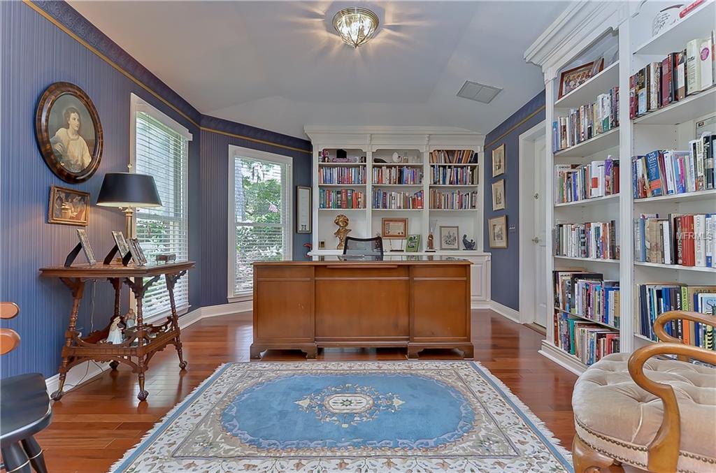 203 LOCUST DRIVE, BRANDON, Florida 33511, 5 Bedrooms Bedrooms, 12 Rooms Rooms,4 BathroomsBathrooms,Residential,For sale,LOCUST,T2927624