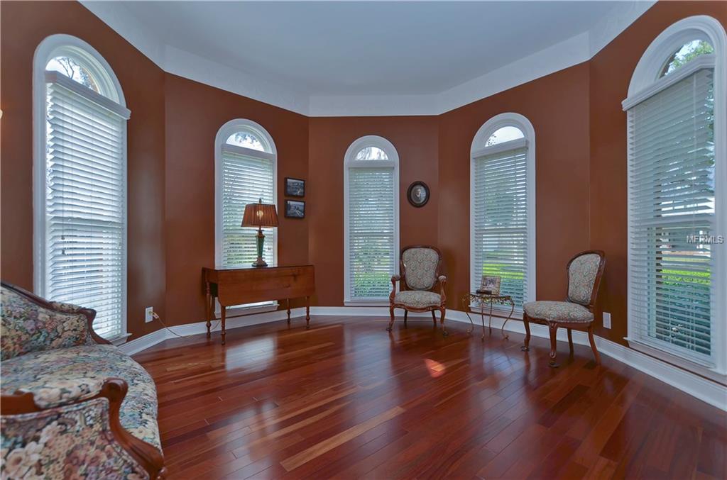 203 LOCUST DRIVE, BRANDON, Florida 33511, 5 Bedrooms Bedrooms, 12 Rooms Rooms,4 BathroomsBathrooms,Residential,For sale,LOCUST,T2927624