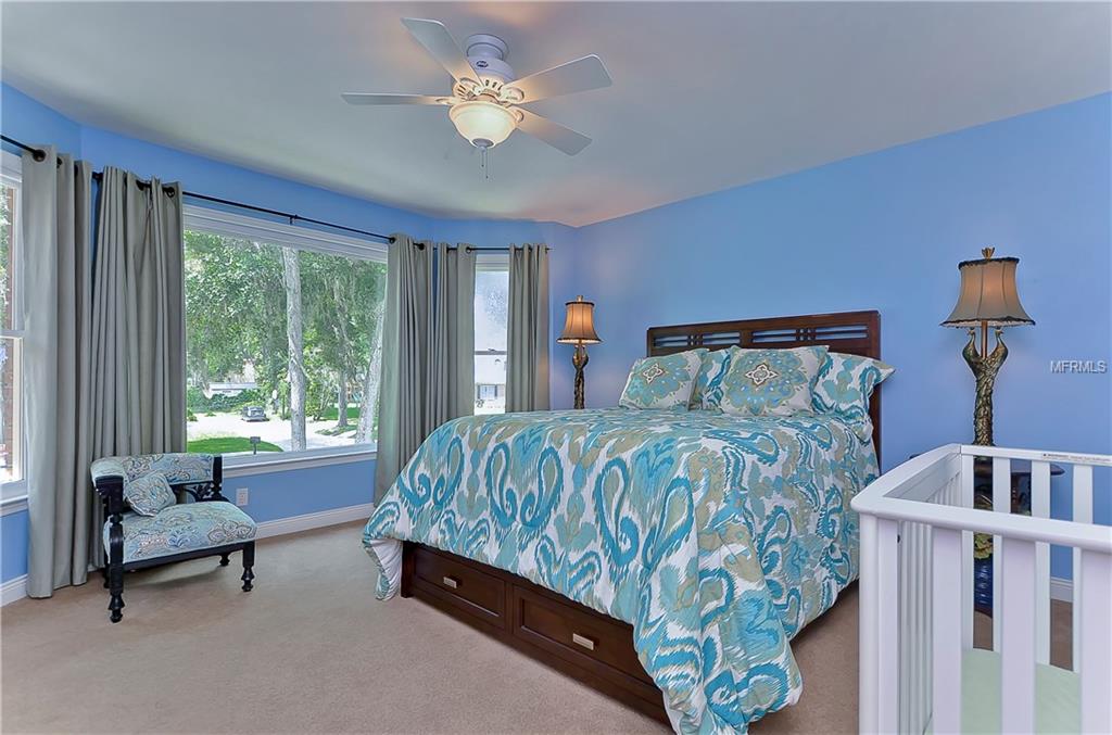 203 LOCUST DRIVE, BRANDON, Florida 33511, 5 Bedrooms Bedrooms, 12 Rooms Rooms,4 BathroomsBathrooms,Residential,For sale,LOCUST,T2927624