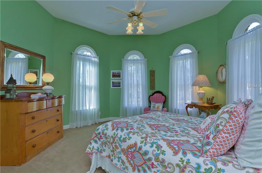 203 LOCUST DRIVE, BRANDON, Florida 33511, 5 Bedrooms Bedrooms, 12 Rooms Rooms,4 BathroomsBathrooms,Residential,For sale,LOCUST,T2927624