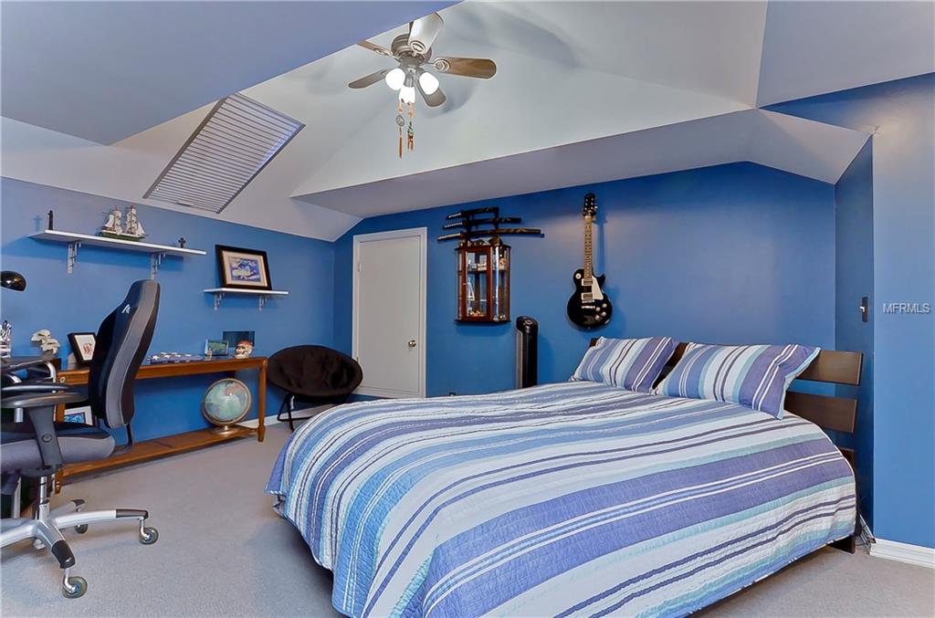 203 LOCUST DRIVE, BRANDON, Florida 33511, 5 Bedrooms Bedrooms, 12 Rooms Rooms,4 BathroomsBathrooms,Residential,For sale,LOCUST,T2927624