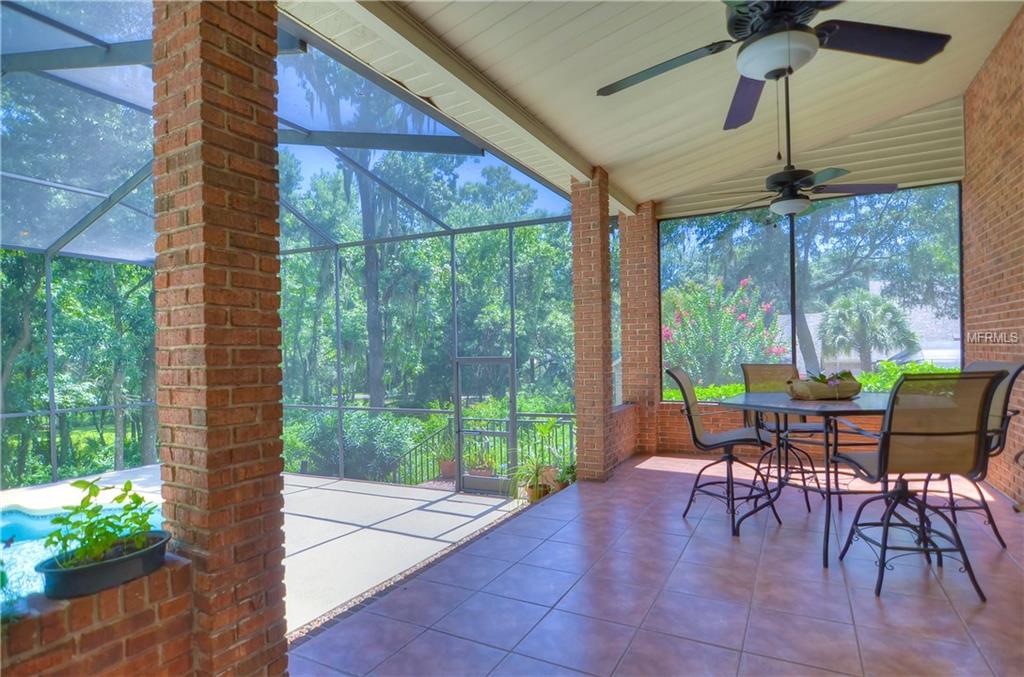 203 LOCUST DRIVE, BRANDON, Florida 33511, 5 Bedrooms Bedrooms, 12 Rooms Rooms,4 BathroomsBathrooms,Residential,For sale,LOCUST,T2927624