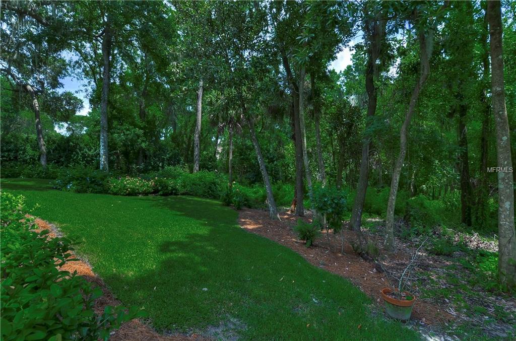 203 LOCUST DRIVE, BRANDON, Florida 33511, 5 Bedrooms Bedrooms, 12 Rooms Rooms,4 BathroomsBathrooms,Residential,For sale,LOCUST,T2927624