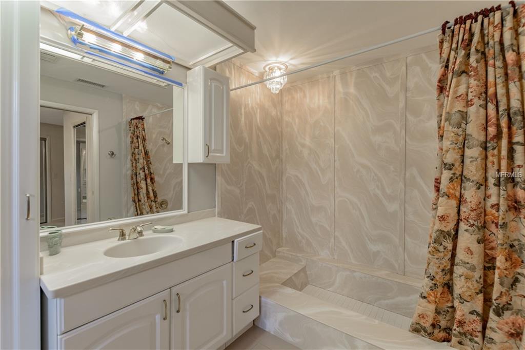 4323 SOUTHPARK DRIVE, TAMPA, Florida 33624, 5 Bedrooms Bedrooms, 8 Rooms Rooms,5 BathroomsBathrooms,Residential,For sale,SOUTHPARK,T2928242