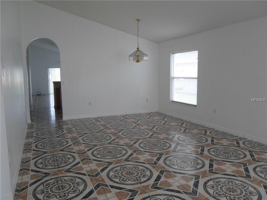 SAINT CLOUD, Florida 34772, 4 Bedrooms Bedrooms, 7 Rooms Rooms,2 BathroomsBathrooms,Residential,For sale,O5561988