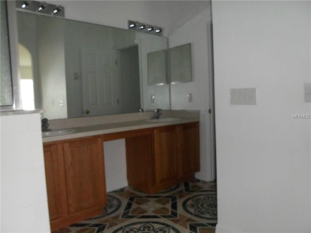 SAINT CLOUD, Florida 34772, 4 Bedrooms Bedrooms, 7 Rooms Rooms,2 BathroomsBathrooms,Residential,For sale,O5561988