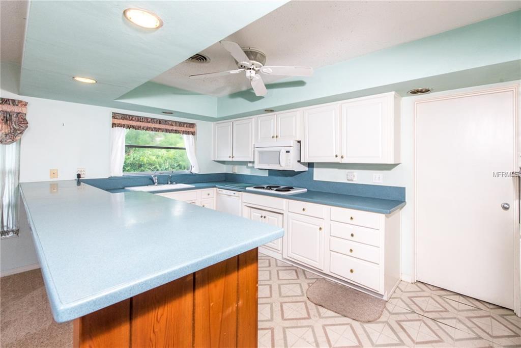 323 CORDOVA BOULEVARD NE, ST PETERSBURG, Florida 33704, 3 Bedrooms Bedrooms, 3 Rooms Rooms,2 BathroomsBathrooms,Residential,For sale,CORDOVA,U7824904