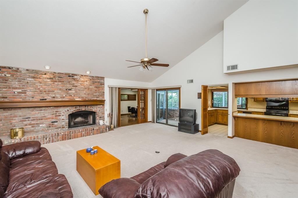 9988 WINDTREE BOULEVARD, SEMINOLE, Florida 33772, 5 Bedrooms Bedrooms, 9 Rooms Rooms,5 BathroomsBathrooms,Residential,For sale,WINDTREE,U7830733