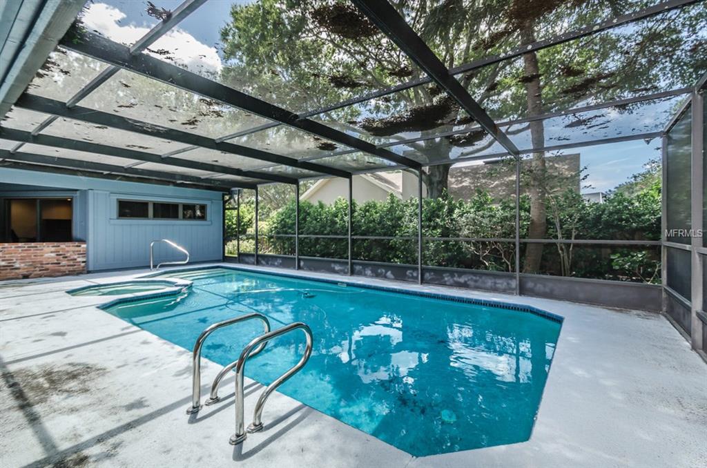 9988 WINDTREE BOULEVARD, SEMINOLE, Florida 33772, 5 Bedrooms Bedrooms, 9 Rooms Rooms,5 BathroomsBathrooms,Residential,For sale,WINDTREE,U7830733