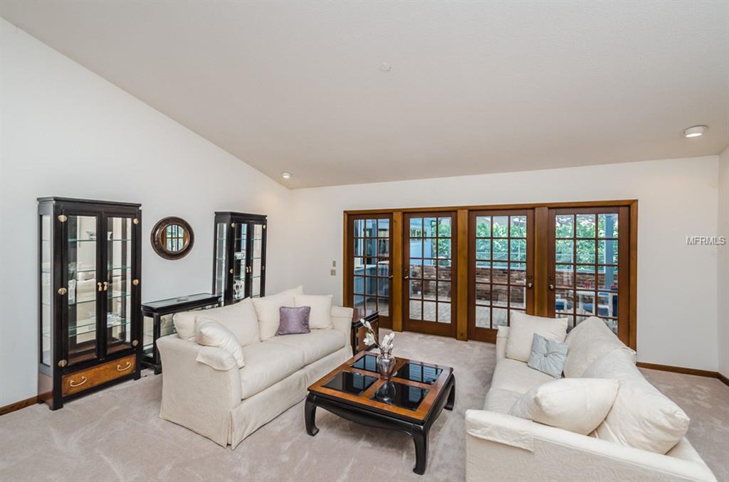 9988 WINDTREE BOULEVARD, SEMINOLE, Florida 33772, 5 Bedrooms Bedrooms, 9 Rooms Rooms,5 BathroomsBathrooms,Residential,For sale,WINDTREE,U7830733