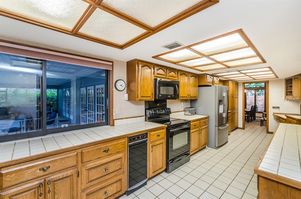 9988 WINDTREE BOULEVARD, SEMINOLE, Florida 33772, 5 Bedrooms Bedrooms, 9 Rooms Rooms,5 BathroomsBathrooms,Residential,For sale,WINDTREE,U7830733