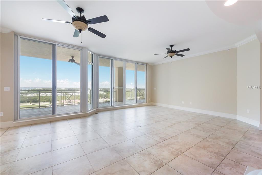 140 RIVIERA DUNES WAY, PALMETTO, Florida 34221, 3 Bedrooms Bedrooms, 5 Rooms Rooms,3 BathroomsBathrooms,Residential,For sale,RIVIERA DUNES,A4197637