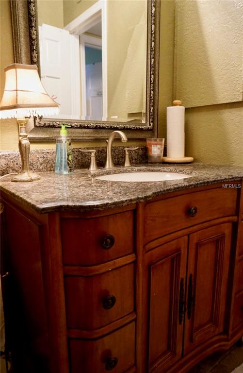 TAMPA, Florida 33618, 2 Bedrooms Bedrooms, 6 Rooms Rooms,1 BathroomBathrooms,Residential,For sale,T2913223