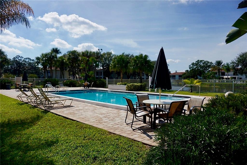 TAMPA, Florida 33618, 2 Bedrooms Bedrooms, 6 Rooms Rooms,1 BathroomBathrooms,Residential,For sale,T2913223