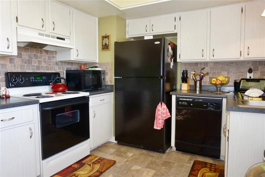 TAMPA, Florida 33618, 2 Bedrooms Bedrooms, 6 Rooms Rooms,1 BathroomBathrooms,Residential,For sale,T2913223