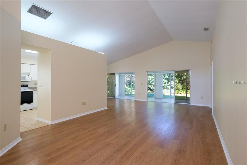 5509 83RD TERRACE E, SARASOTA, Florida 34243, 3 Bedrooms Bedrooms, 6 Rooms Rooms,2 BathroomsBathrooms,Residential,For sale,83RD,A4203686