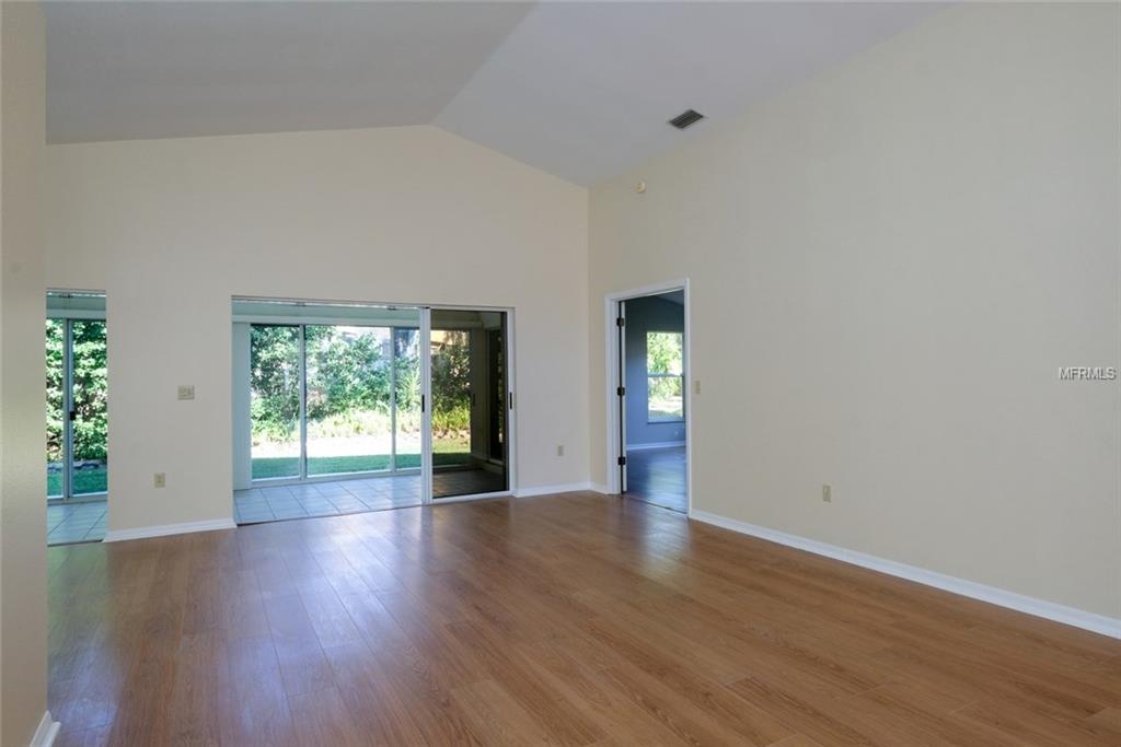 5509 83RD TERRACE E, SARASOTA, Florida 34243, 3 Bedrooms Bedrooms, 6 Rooms Rooms,2 BathroomsBathrooms,Residential,For sale,83RD,A4203686