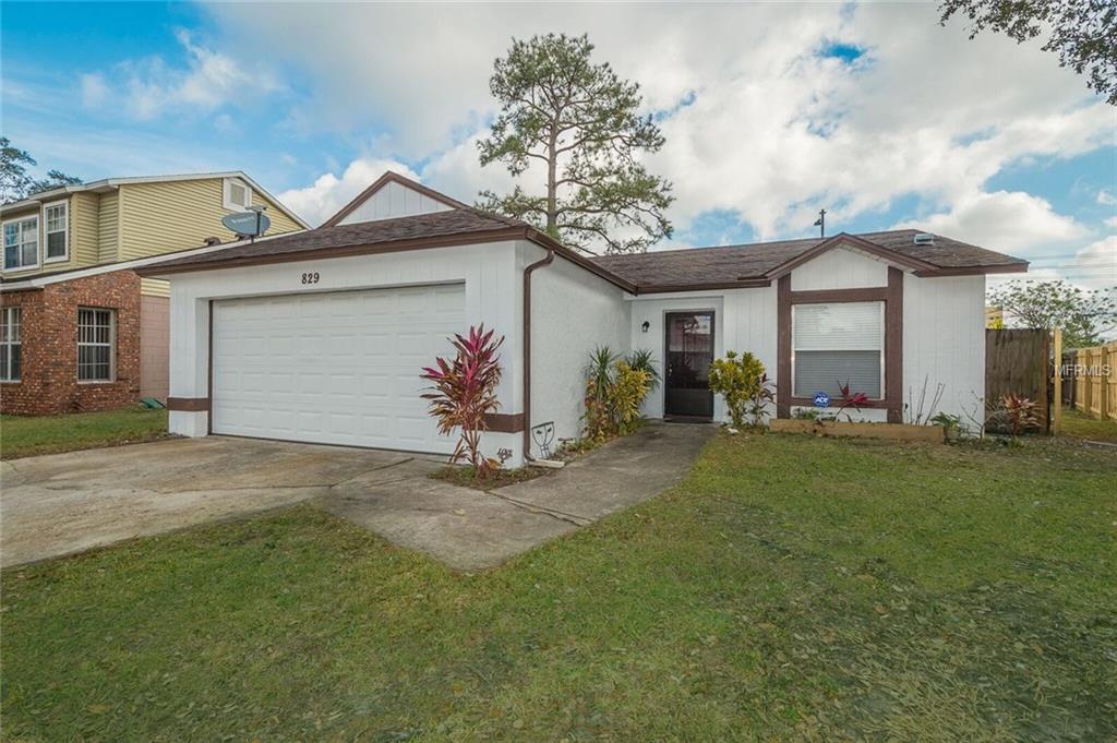 829 OAK MANOR CIRCLE, ORLANDO, Florida 32825, 3 Bedrooms Bedrooms, 5 Rooms Rooms,2 BathroomsBathrooms,Residential,For sale,OAK MANOR,O5555425
