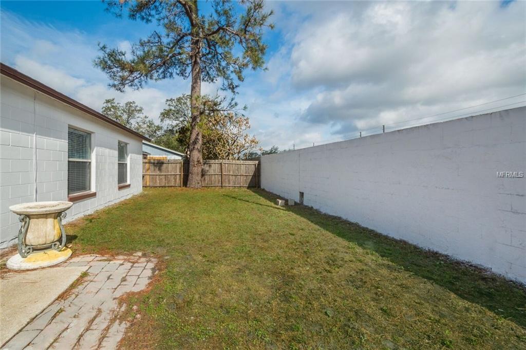 829 OAK MANOR CIRCLE, ORLANDO, Florida 32825, 3 Bedrooms Bedrooms, 5 Rooms Rooms,2 BathroomsBathrooms,Residential,For sale,OAK MANOR,O5555425