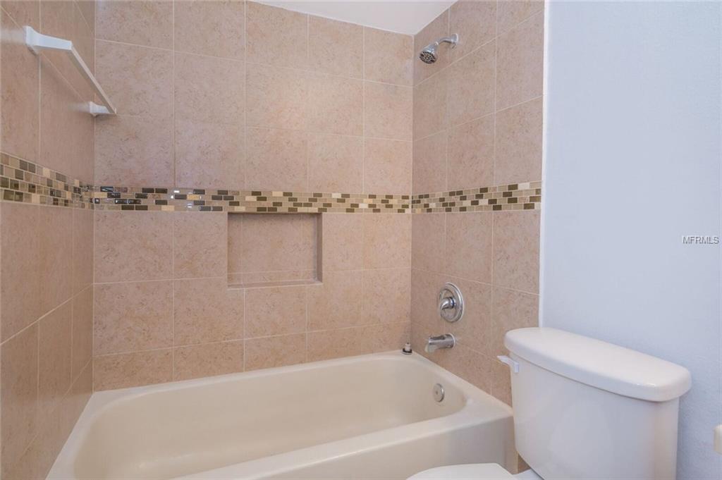 829 OAK MANOR CIRCLE, ORLANDO, Florida 32825, 3 Bedrooms Bedrooms, 5 Rooms Rooms,2 BathroomsBathrooms,Residential,For sale,OAK MANOR,O5555425