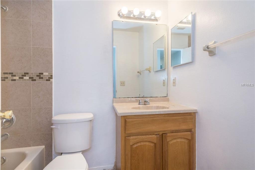 829 OAK MANOR CIRCLE, ORLANDO, Florida 32825, 3 Bedrooms Bedrooms, 5 Rooms Rooms,2 BathroomsBathrooms,Residential,For sale,OAK MANOR,O5555425