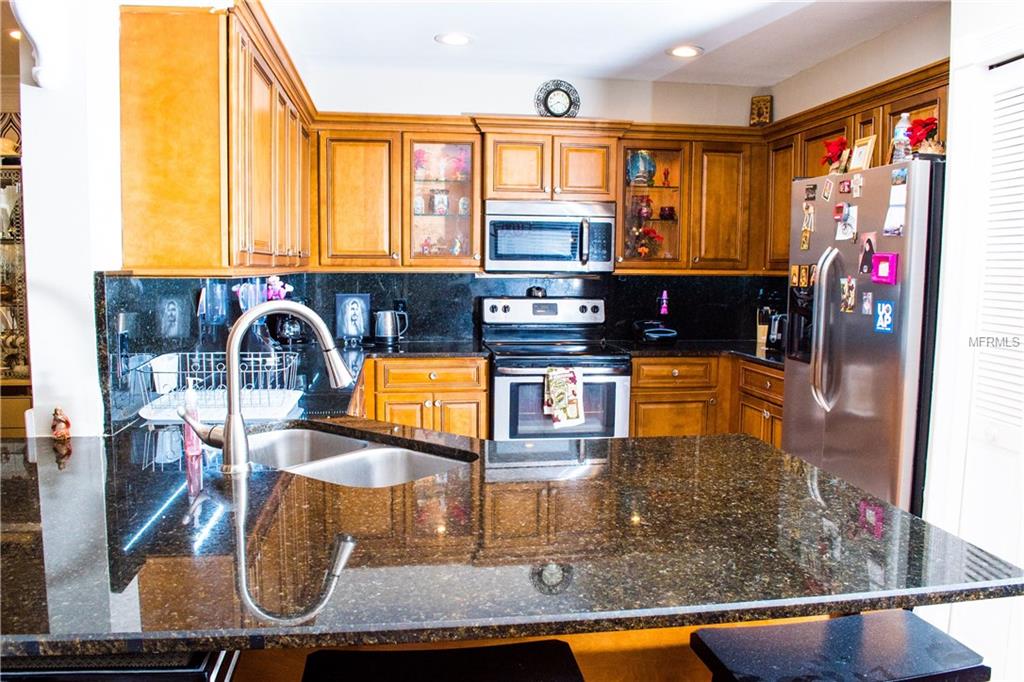 207 S SHADOWBAY BOULEVARD, LONGWOOD, Florida 32779, 4 Bedrooms Bedrooms, 6 Rooms Rooms,3 BathroomsBathrooms,Residential,For sale,SHADOWBAY,O5559746