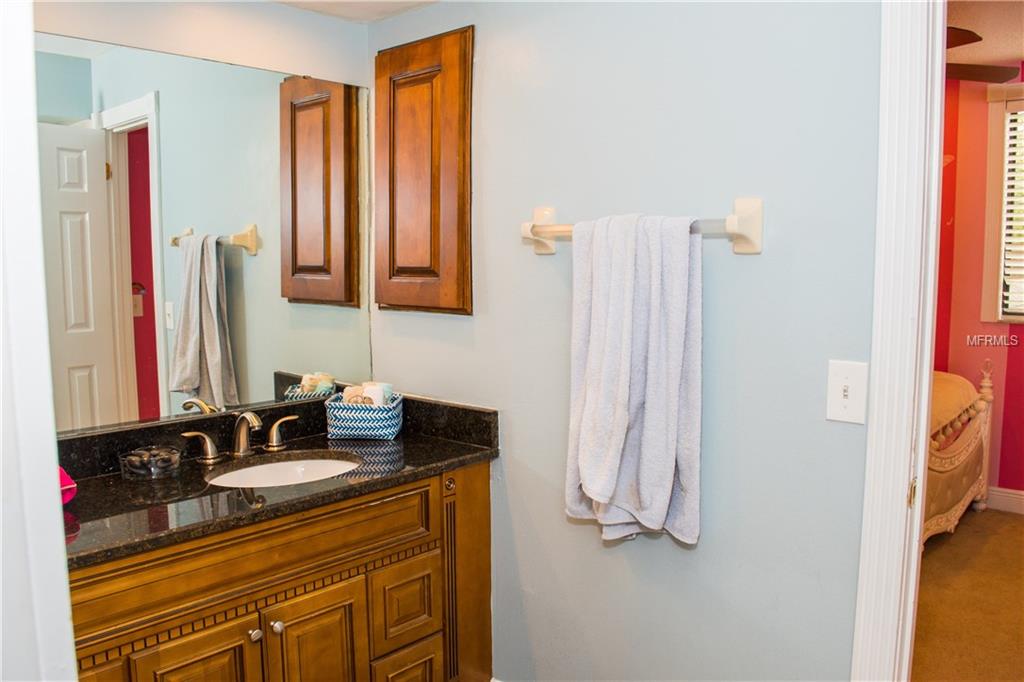 207 S SHADOWBAY BOULEVARD, LONGWOOD, Florida 32779, 4 Bedrooms Bedrooms, 6 Rooms Rooms,3 BathroomsBathrooms,Residential,For sale,SHADOWBAY,O5559746