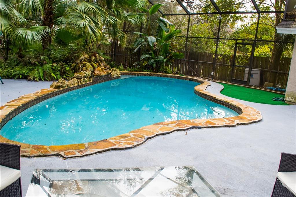 207 S SHADOWBAY BOULEVARD, LONGWOOD, Florida 32779, 4 Bedrooms Bedrooms, 6 Rooms Rooms,3 BathroomsBathrooms,Residential,For sale,SHADOWBAY,O5559746