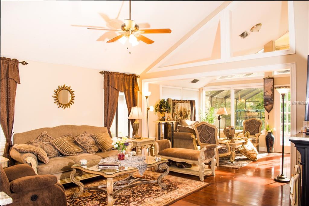 207 S SHADOWBAY BOULEVARD, LONGWOOD, Florida 32779, 4 Bedrooms Bedrooms, 6 Rooms Rooms,3 BathroomsBathrooms,Residential,For sale,SHADOWBAY,O5559746