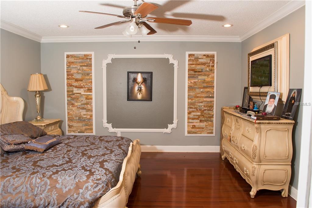 207 S SHADOWBAY BOULEVARD, LONGWOOD, Florida 32779, 4 Bedrooms Bedrooms, 6 Rooms Rooms,3 BathroomsBathrooms,Residential,For sale,SHADOWBAY,O5559746