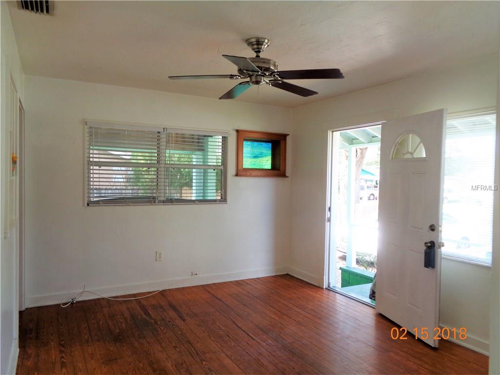 732 W PENNSYLVANIA AVENUE, DELAND, Florida 32720, 2 Bedrooms Bedrooms, 5 Rooms Rooms,1 BathroomBathrooms,Residential,For sale,PENNSYLVANIA,V4722851