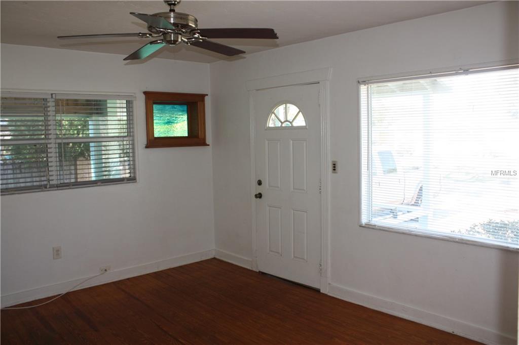 732 W PENNSYLVANIA AVENUE, DELAND, Florida 32720, 2 Bedrooms Bedrooms, 5 Rooms Rooms,1 BathroomBathrooms,Residential,For sale,PENNSYLVANIA,V4722851