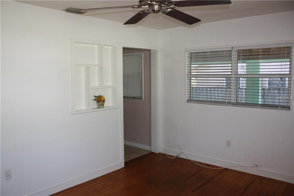 732 W PENNSYLVANIA AVENUE, DELAND, Florida 32720, 2 Bedrooms Bedrooms, 5 Rooms Rooms,1 BathroomBathrooms,Residential,For sale,PENNSYLVANIA,V4722851