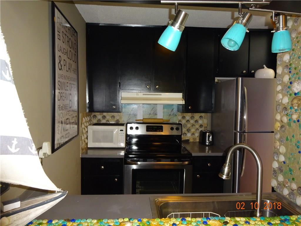 900 AVENUE Z SE, WINTER HAVEN, Florida 33880, 2 Bedrooms Bedrooms, 4 Rooms Rooms,1 BathroomBathrooms,Residential,For sale,AVENUE Z,P4719071