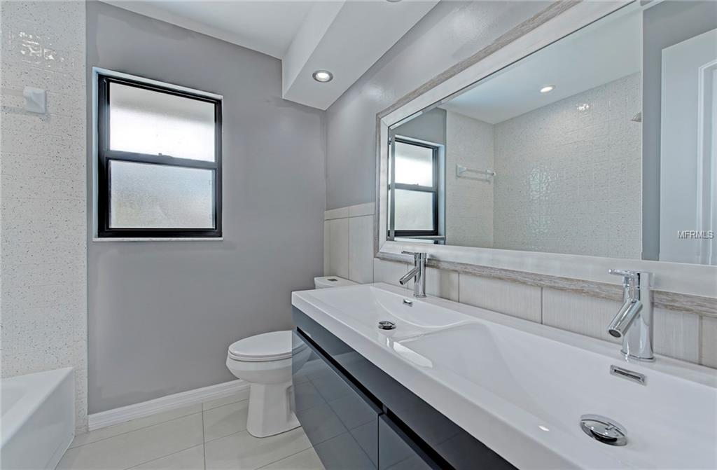 1504 82ND STREET NW, BRADENTON, Florida 34209, 4 Bedrooms Bedrooms, 8 Rooms Rooms,2 BathroomsBathrooms,Residential,For sale,82ND,A4190857