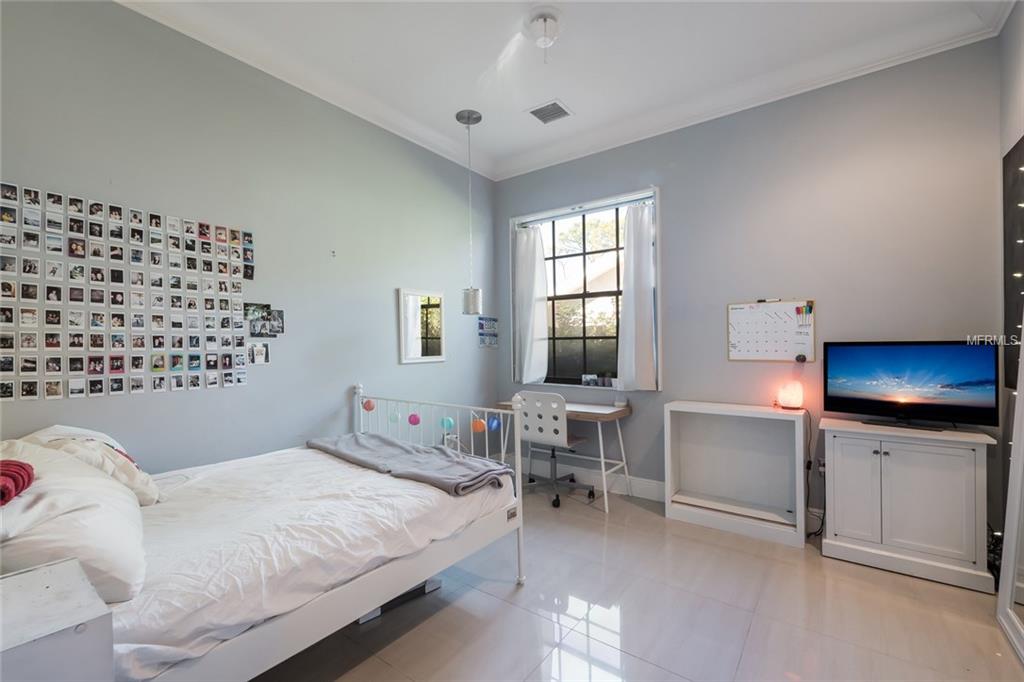 5026 KESTRAL PARK WAY S, SARASOTA, Florida 34231, 3 Bedrooms Bedrooms, 9 Rooms Rooms,4 BathroomsBathrooms,Residential,For sale,KESTRAL PARK,A4203689