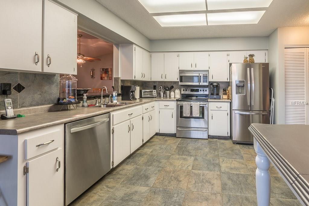 209 PEACEFUL RIDGE ROAD, TARPON SPRINGS, Florida 34689, 3 Bedrooms Bedrooms, 3 Rooms Rooms,2 BathroomsBathrooms,Residential,For sale,PEACEFUL RIDGE,U7843561